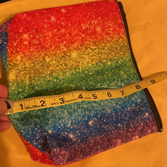 Polyester pouch - Picture 4 of 4